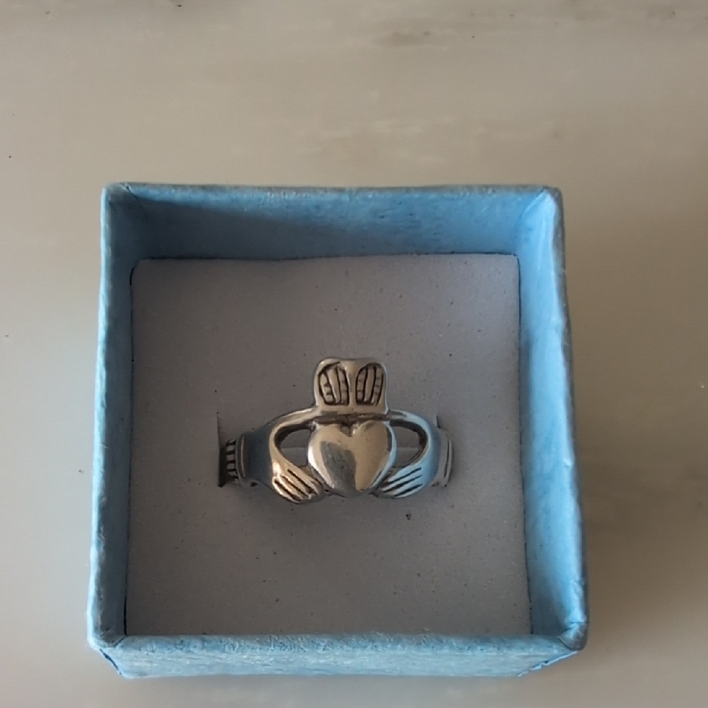 Silver Claddagh Ring